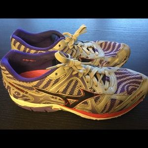 Mizuno Women’s Athletic Gym Shoes Wave Elixir 7